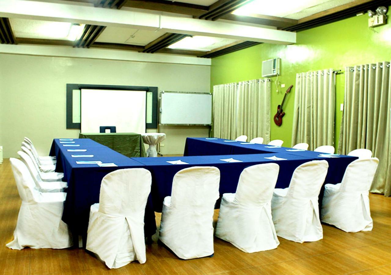 Altaroca Mountain Resort Antipolo Bagian luar foto